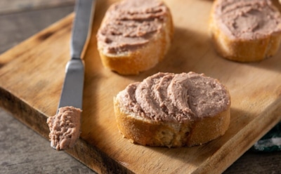 Паштет к Новому году по-тоскански: куриная печень с каперсами и анчоусами — нежная закуска для праздников