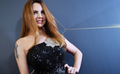 Друзья рассказали о сказочной щедрости экс-мужа МакSим: оплатил лечение, купил квартиру и «Майбах»