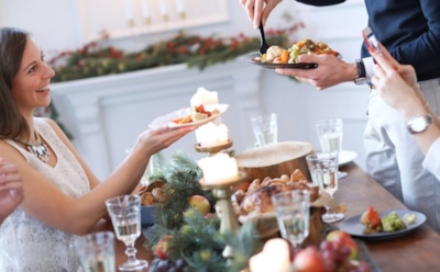 Не все полезно, что в рот пролезло: переедание на Новый год опасно для здоровья — рекомендации диетолога