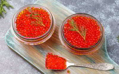 Красная икра на Новый год: польза с ограничениями — сколько можно съесть без вреда
