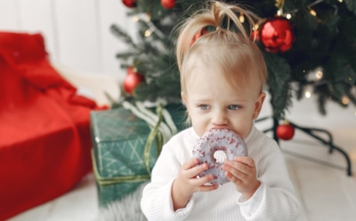 Новогодние сладости и детские зубы: вред карамели и леденцов — комментарии стоматолога