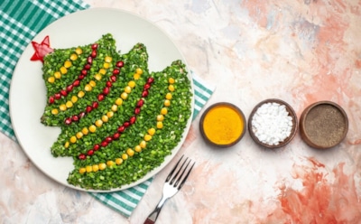 Легкие праздничные блюда: как превратить новогодний стол в диетический — советы специалиста