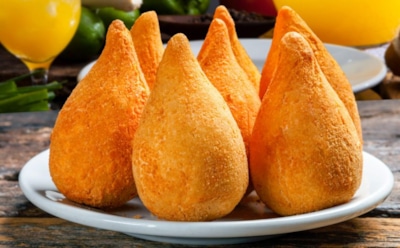 Кошинья — блюдо с другого материка: бразильская закуска из курицы — рецепт для дружеского ужина