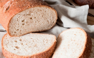 Черствый хлеб не выбрасываем: знатоки подсказали лучшие способы вернуть свежесть — проверенные советы для кухни
