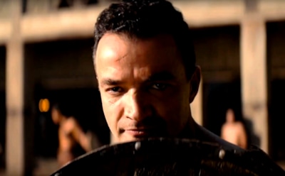 А он взял и не умер: в тизере сериала «Спартак: Дом Ашура» воскресили хитроумного гладиатора