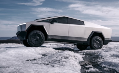 Джиган подарил Самойловой Tesla Cybertruck за 22 млн рублей