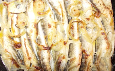 Запеченная навага с майонезом: нежный вкус за полчаса — простой рецепт для ужина