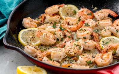 Креветки с французским акцентом: хрустящая панировка и нежный соус — идеальное сочетание для вкусного ужина