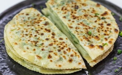 Кутабы с сыром и зеленью: тонкие лепешки с начинкой — простой рецепт из доступных продуктов