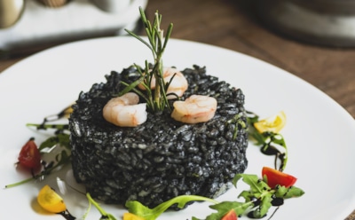 Черное ризотто из Хорватии: рецепт с каракатицей — необычное блюдо с чернилами