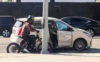 Жизнь не учит: сын Анджелины Джоли снова попал в аварию на байке