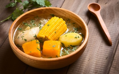 Чилийский куриный суп: насыщенный бульон и яркие овощи — рецепт удовольствия