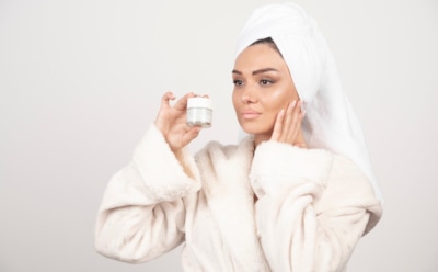 Увлажнение кожи зимой: как выбрать и применять крем правильно — комментарии дерматолога