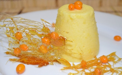 Детям и взрослым в радость на столе такая сладость: нежный облепиховый мусс — яркий десерт из трех ингредиентов