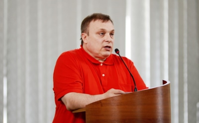 Создал двойника и теперь судится: Разин требует $2 млн за концерты «молдавского Шатунова»