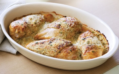 Индейка в йогуртовом маринаде: нежное мясо с пикантной остротой — рецепт для запекания