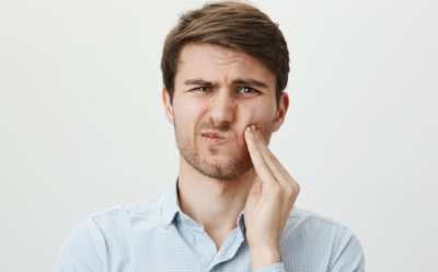 Рикошет боли: когда зубы требуют не стоматолога, а кардиолога — неочевидный сигнал инфаркта