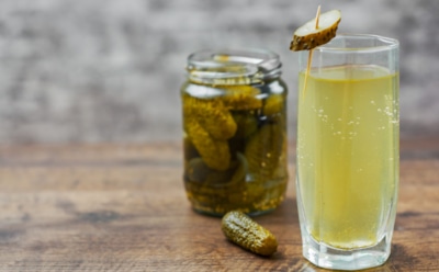 Похмелью бой: врач разобрала народные методы борьбы с последствиями возлияний — что реально помогает