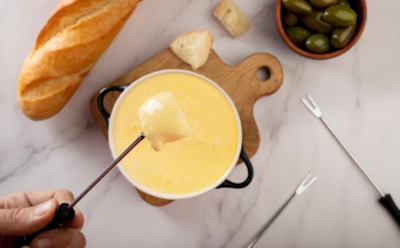 Аппетитное фондю в домашних условиях: нежный сыр с вином — классический рецепт с насыщенным вкусом