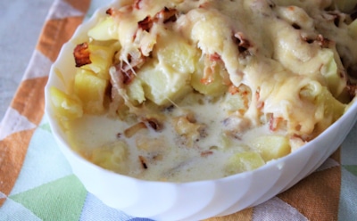 Готовим сытный тартифлетт: французская запеканка с сыром и беконом — альпийский рецепт с насыщенным вкусом