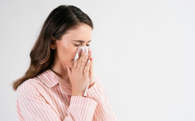 Насморк может скрывать серьезную болезнь: когда нужно срочно обследоваться — тревожные симптомы и скрытые риски