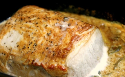 Свинина, запеченная в молоке: нежное мясо с ароматным соусом — простой рецепт для ужина и праздника