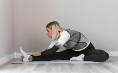 Растягивайтесь на здоровье: укрепление мышц и снижение уровня стресса — врач о пользе стретчинга