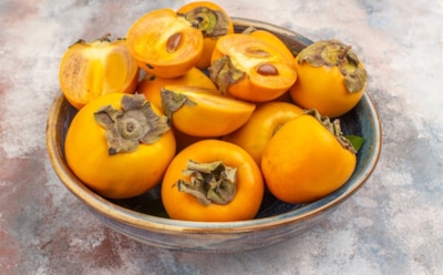 Хурма может привести к гибели: врач объяснил, чем опасен фрукт — фитобезоары и язвы желудка