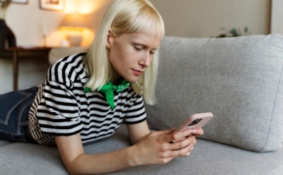 Вред смартфонов для здоровья: нагрузка на зрение, малоподвижность и влияние на мозг — мнение эксперта