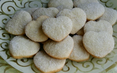 Сладкие валентинки: песочное печенье-сердечки с сахаром — простой рецепт для 14 февраля