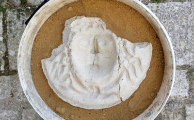 Древний артефакт на Сицилии: археологи нашли маску Медузы — ритуальный оберег времен античности