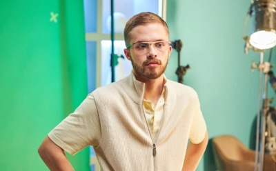 16-летний Леон Кемстач перевоплотился в 36-летнего героя подростковой комедии