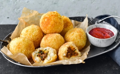 Хрустящие аранчини: золотистые рисовые шарики — классический рецепт с мясом