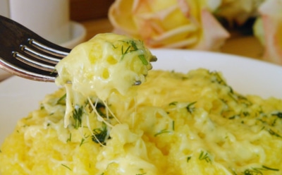 Идеальный старт дня: кукурузная каша с сыром — сытно, вкусно, полезно