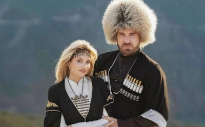 «Это целый замок!»: как выглядит новый дом Курбана Омарова и его жены