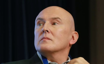 Игорь Матвиенко сыграл в «Князе Владимире» с переломами: продюсер рассказал о травме перед премьерой