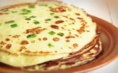 Картофельные блины: сытный завтрак из вчерашнего пюре — просто и вкусно