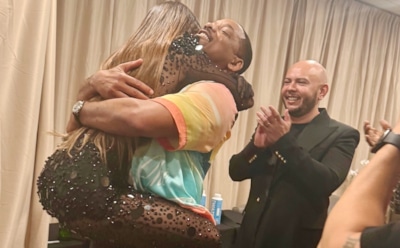 Женатый Уилл Смит шокировал публику поцелуем с молодой певицей