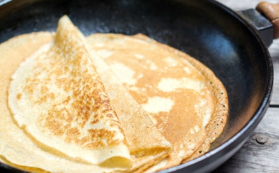 Не виски единым: реально масленичный коктейль — приготовьте блины на коле