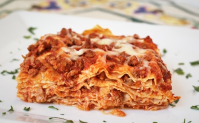 Лазанья без проблем: простой рецепт в микроволновке — быстрый ужин с фаршем и сыром