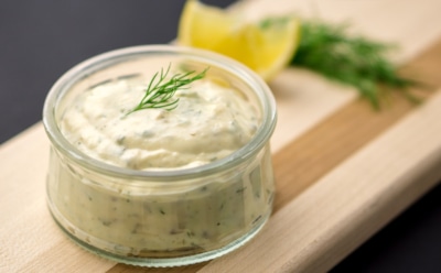 Побалуйте себя кремовым вкусом: соус ранч в домашних условиях — как приготовить ароматную заправку