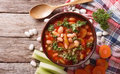 Постный рассольник с фасолью: насыщенный вкус без мяса — простой и ароматный рецепт