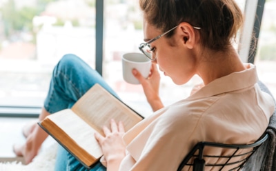 Бестселлеры года: раскрыты имена самых популярных в России писательниц