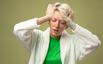 Когда магнитные бури бьют по самочувствию: головная боль, бессонница и другие последствия — комментарии эксперта