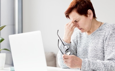 Глаза под ударом: как стресс и компьютеры ухудшают зрение — комментарии офтальмолога