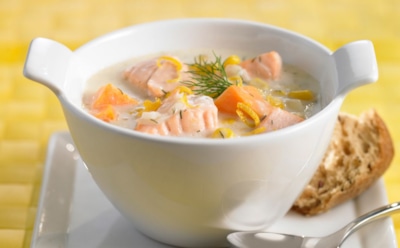 Скандинавский рыбный суп с тыквой: нежный лосось и сливки — угощение с ароматом осени