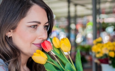 Опасный тренд: поедание тюльпанов грозит отравлением — мнение врачей и скрытые риски