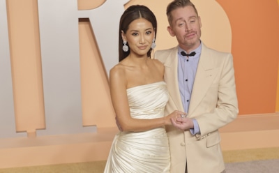 «Не умеет стирать и водить»: невеста рассказала о беспомощности Маколея Калкина