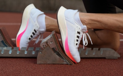 Как выбрать беговые кроссовки: ключевые факторы — амортизация, протектор и поддержка стопы