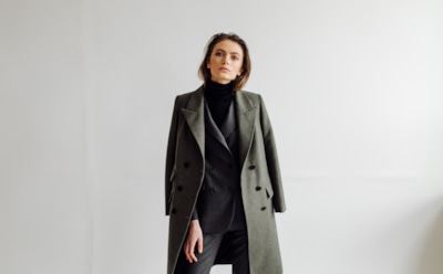 Весенний гардероб: какие пальто в моде в 2025 году — тренды, цвета и стильные детали